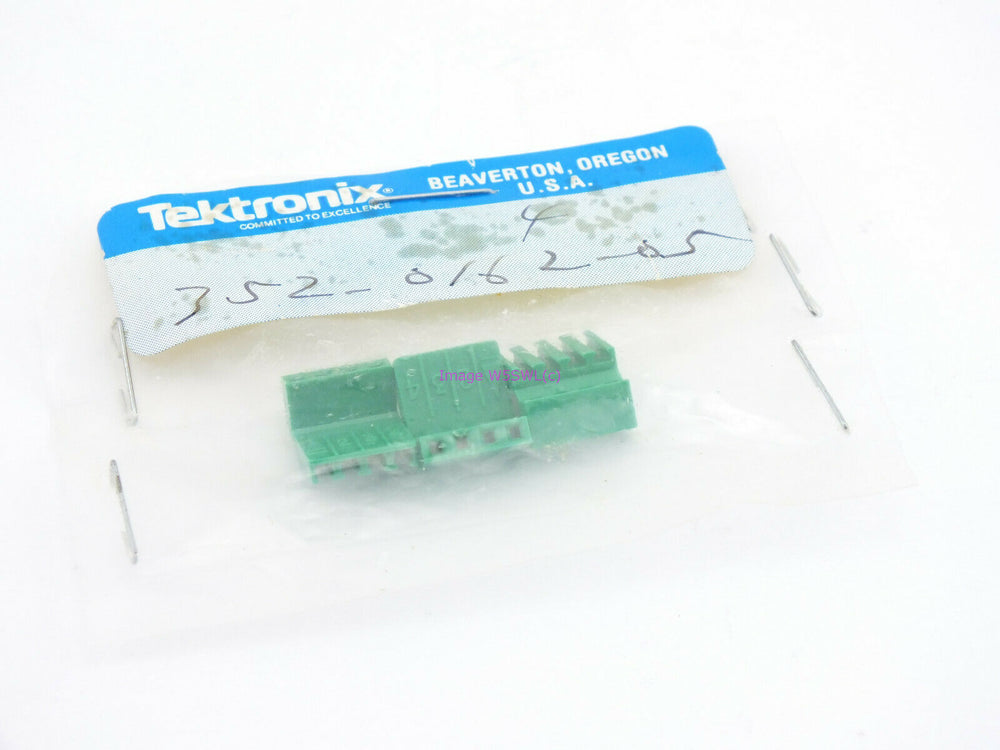 Tektronix 352-0162-05 3pcs in bag - Dave's Hobby Shop by W5SWL
