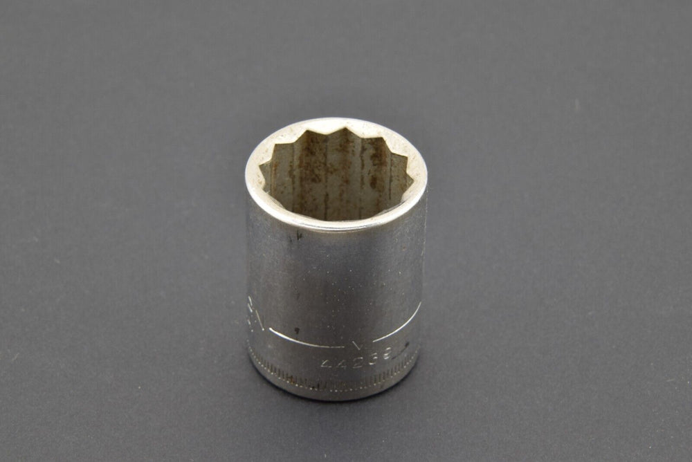 Vintage Craftsman Socket 1/2" Drive 12pt 22mm Metric Shallow V (binT10) - Dave's Hobby Shop by W5SWL