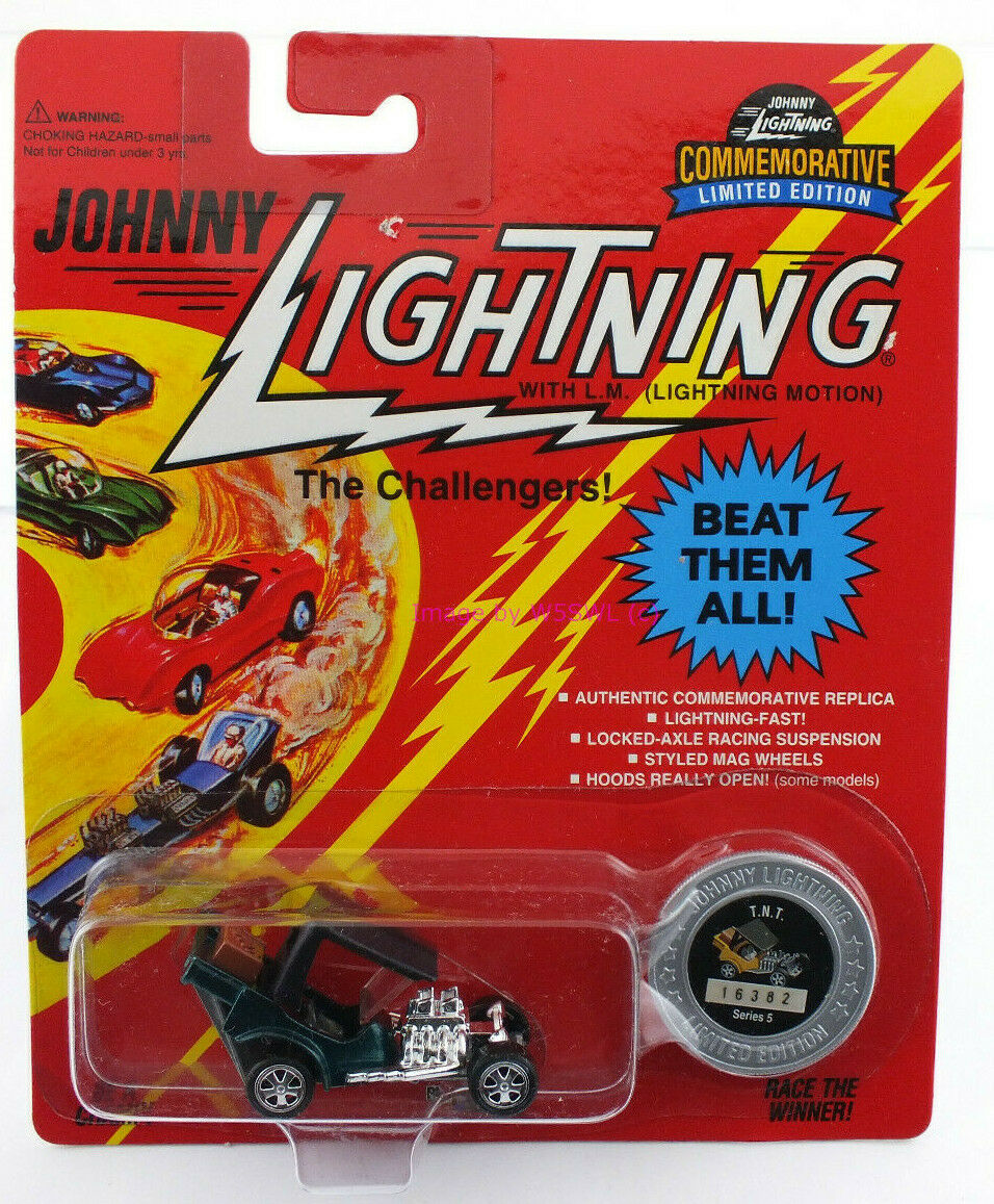 1995 Johnny Lightning The Challengers T.N.T. (bin1) - Dave's Hobby Shop by W5SWL